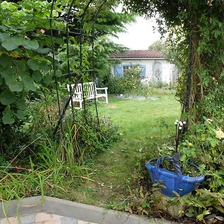 Gite Cote Jardin Isles-sur-Suippe