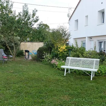 Gite Cote Jardin Isles-sur-Suippe